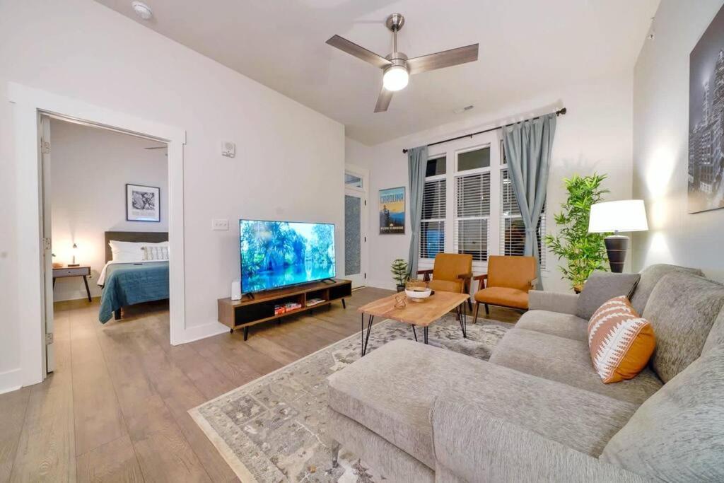 夏洛特New Stylish Getaway- 5 Mil To Uptown/3 Smart Tvs!公寓 外观 照片